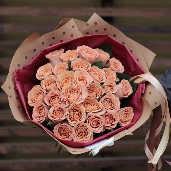 Цена на розы в салоне «Парижанка» вас удивит своей доступностью – не упустите возможность недорого приобрести свежие цветы с доставкой