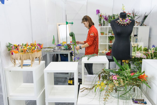 Участники олимпиады должны уметь не только составлять букеты, но и знать, как заказать цветы у поставщиков на оптовых складах.