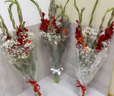 Нет ничего проще, как заказать цветы на 1 сентября – поможет в этом салон «Парижанка».