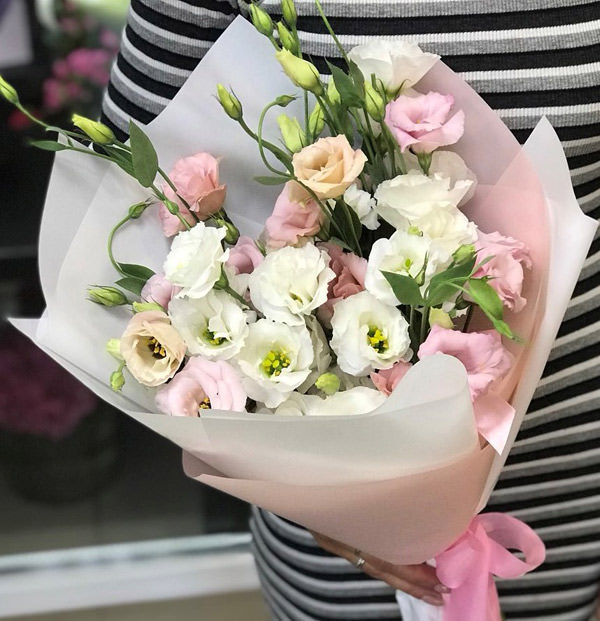Не можете выбрать цветы для доставки цветов – обращайтесь к консультантам салона «Парижанка» в Казани.