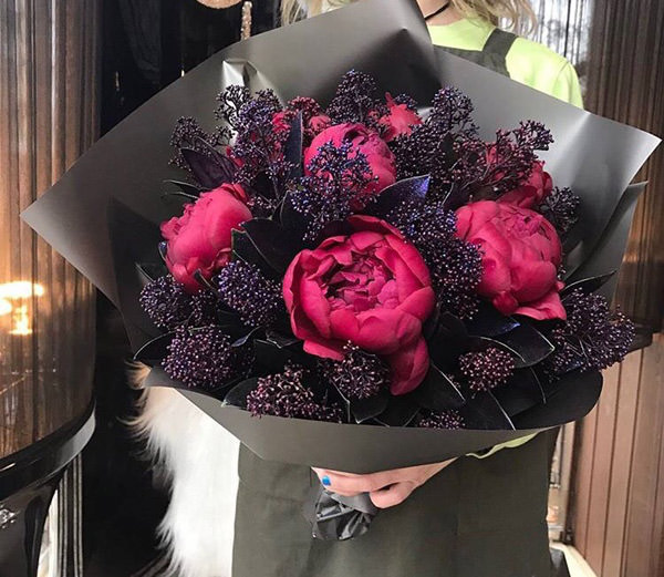 необычный букет цветов для женщины