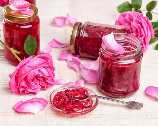 Сделайте варенье из лепестков роз самостоятельно, заказав свежие цветы в Казани.