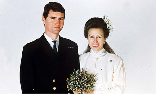 Бракосочетание принцессы Анны со вторым мужем Тимоти Лоренсом в 1992 году.