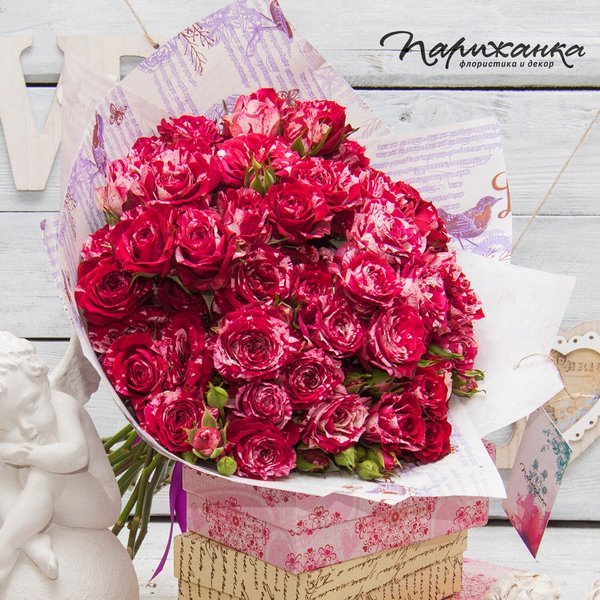 Букет двухцветных пионовидных роз
