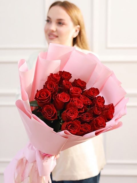 Прекрасный букет из 21 красной розы