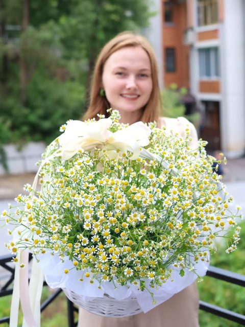 Корзина ароматных ромашек