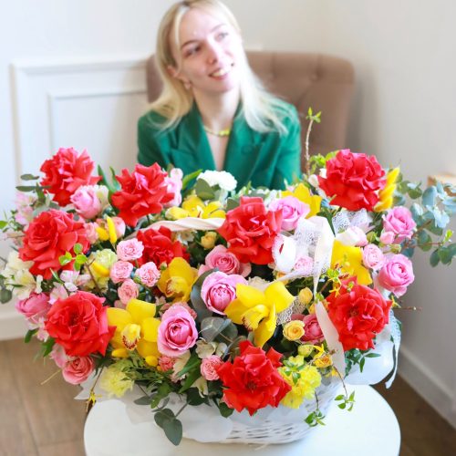 Роскошная корзина цветов "Краски лета"
