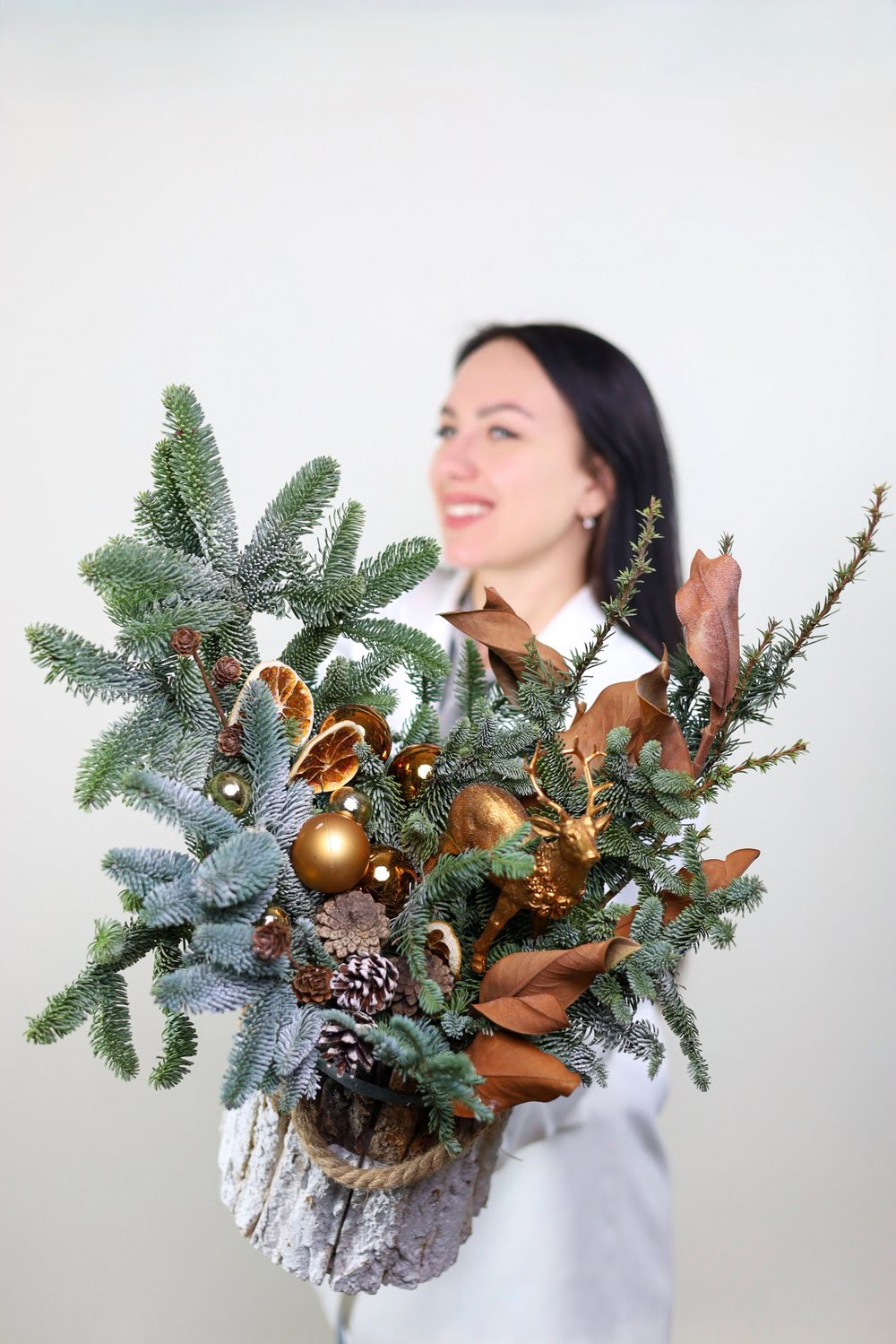 Композиция с нобилисом в деревянном в кашпо — изображение 2