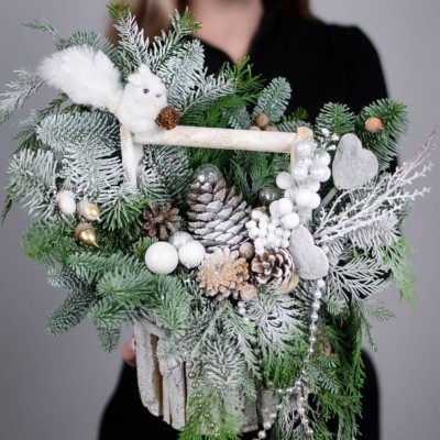 Новогоднее кашпо в белой гамме