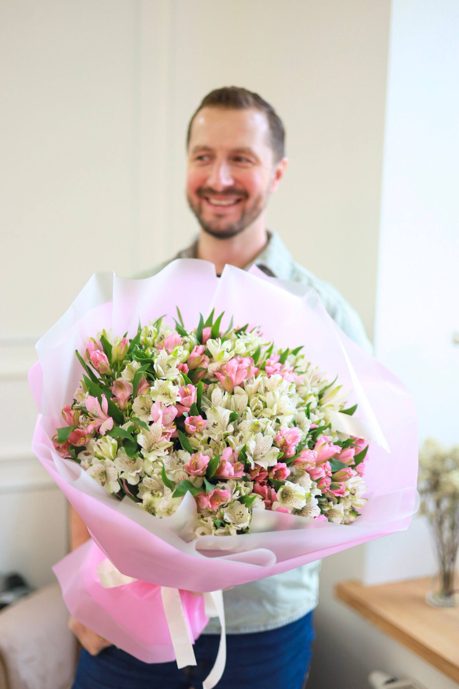 Большой букет альстромерий — изображение 2