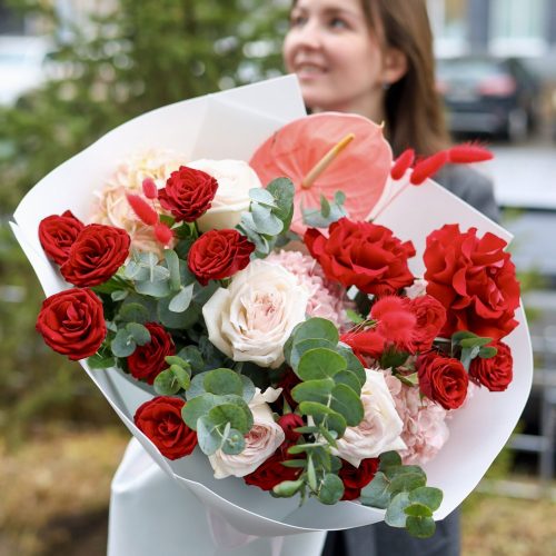 Роскошный авторский букет с антуриумом