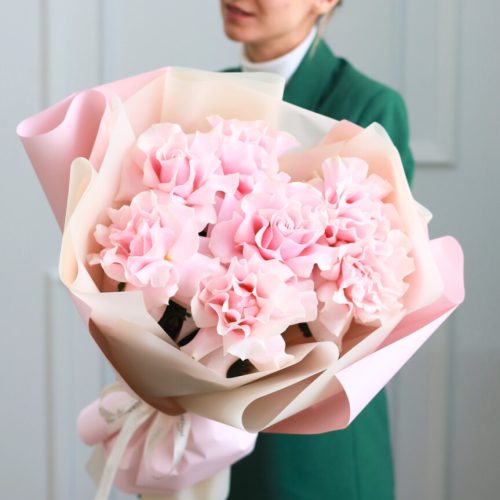 Букет нежных французских роз