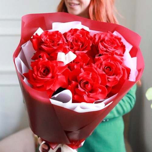 Букет французских алых роз