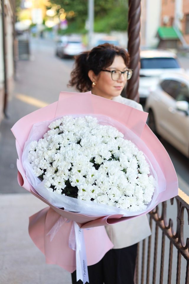 Большой букет белых хризантем (25) — изображение 2