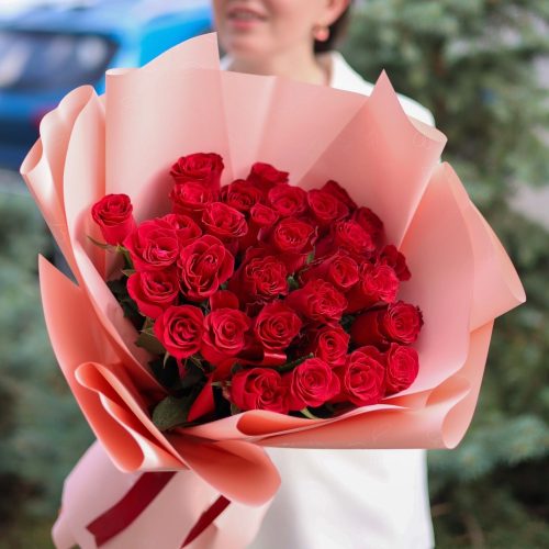 Потрясающий букет красных роз (35)