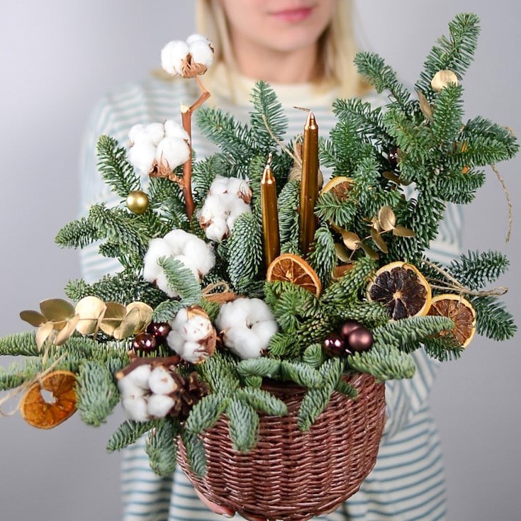 Праздничная композиция со свечами