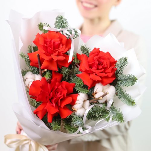 Букет с французскими розами и нобилисом