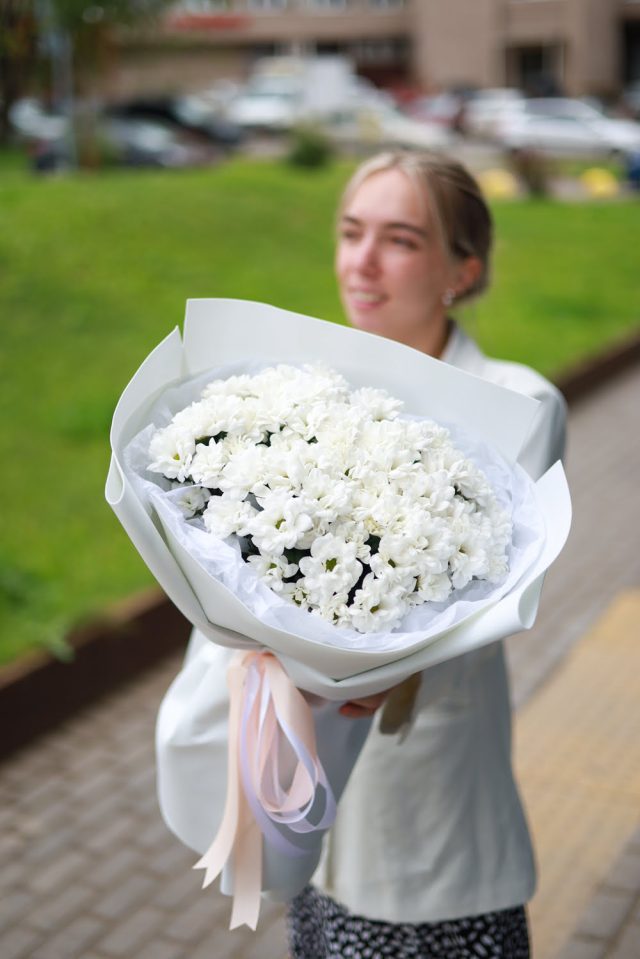 Объемный букет ромашковидных хризантем (11) — изображение 3
