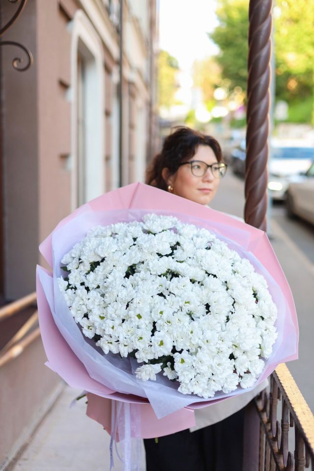 Большой букет из ромашковидных хризантем (35) — изображение 4