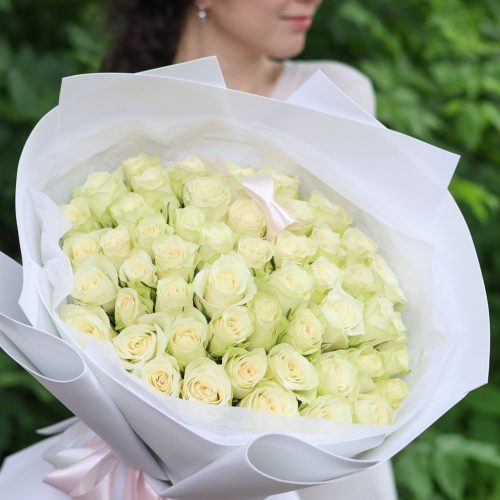 Букет из 51 белой розы