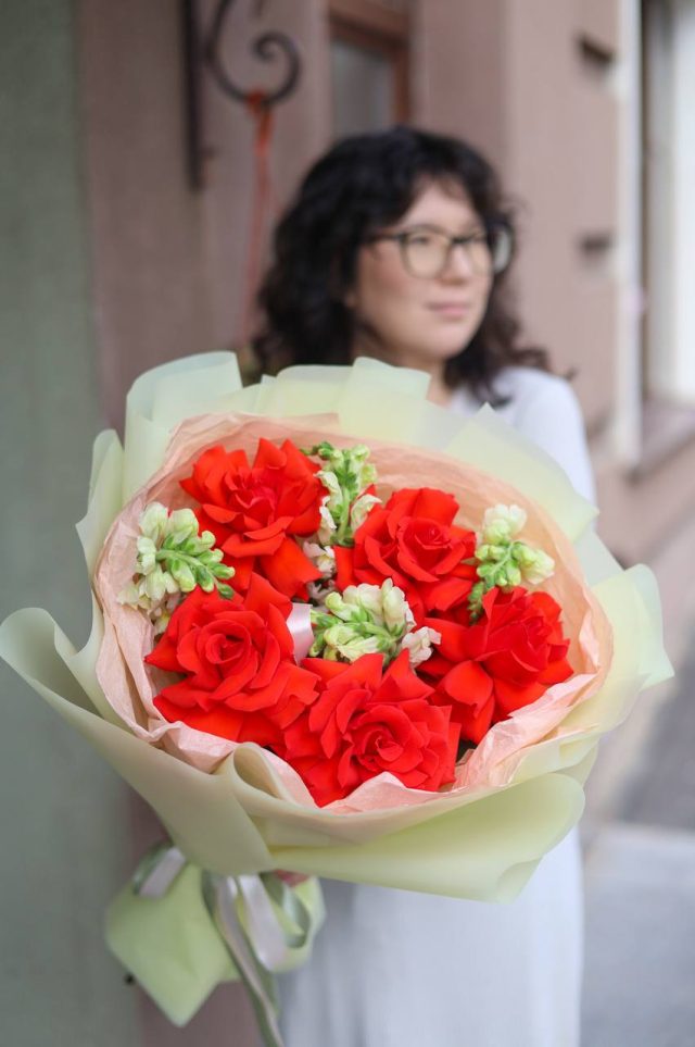 Кружевной букет с розами — изображение 2