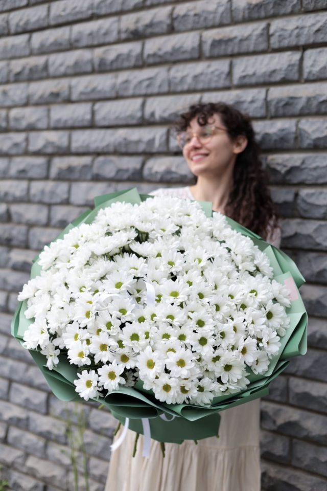 Большой букет из ромашковидных хризантем (35) — изображение 2
