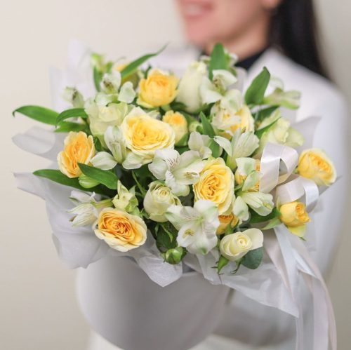 Композиция с альстромерией