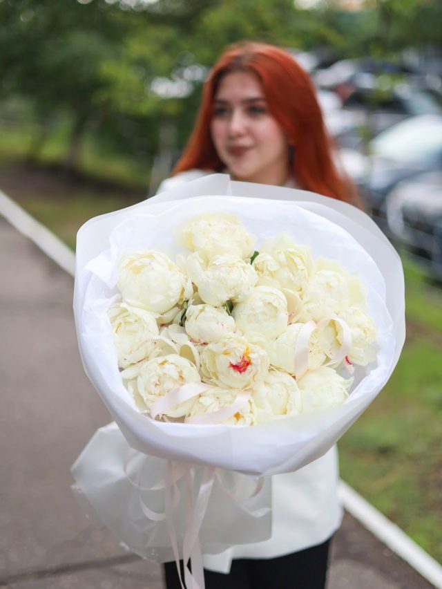 Букет роскошных белых пионов (15) — изображение 2