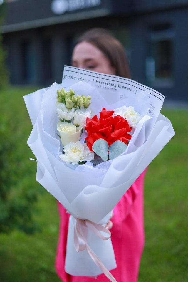 Букет с ажурной эустомой — изображение 2