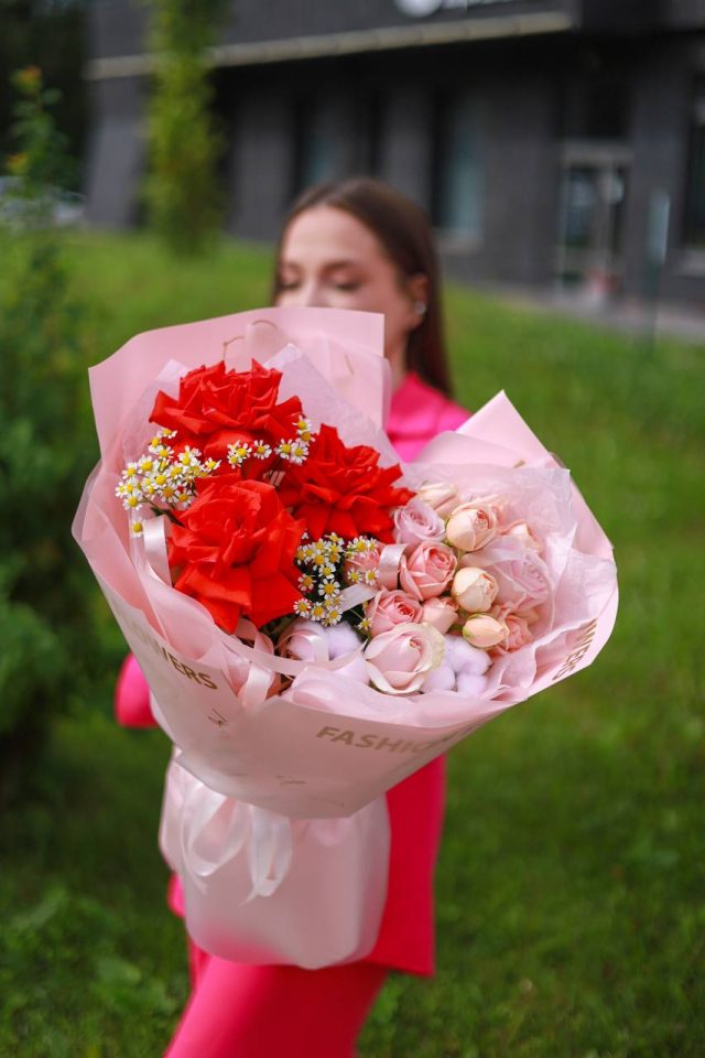 Букет с ажурными французскими розами — изображение 2
