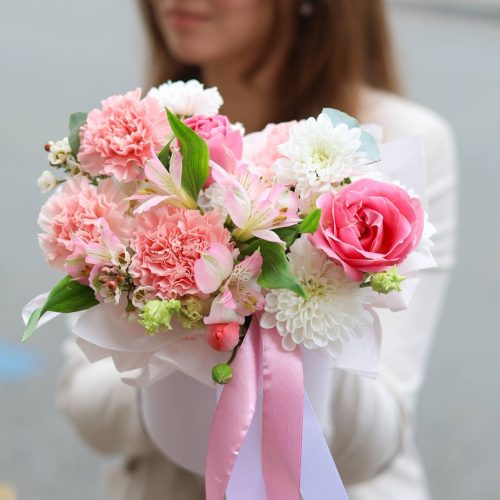 Очаровательная композиция стойких цветов