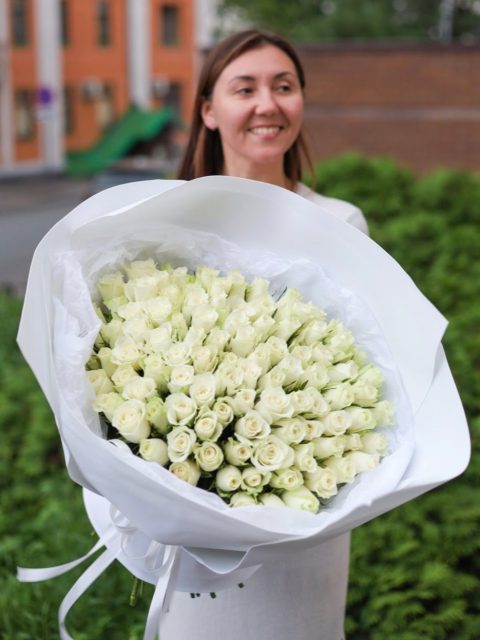 Букет из 101 белой розы