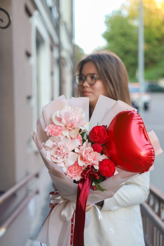 Букет с воздушным шаром — изображение 2
