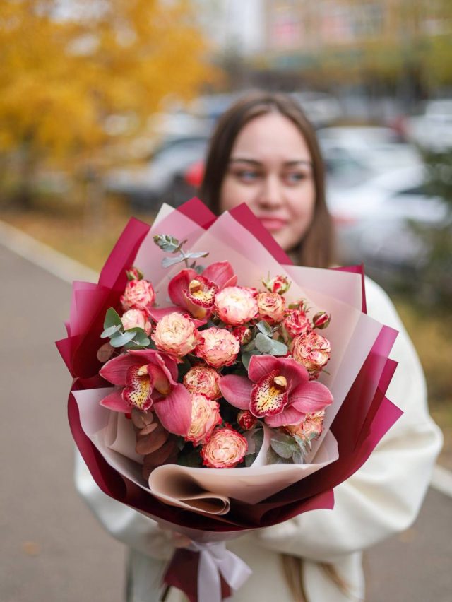 Чудесный букет роз и орхидей — изображение 2