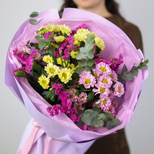 Объемный букет стойких цветов
