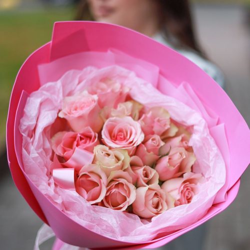 Букет розовых розочек