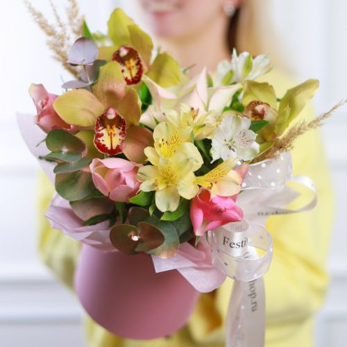 Композиция со стойкими орхидеями