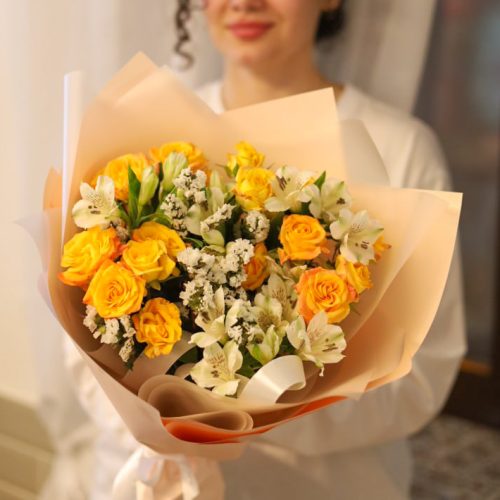 Солнечный букет с розами