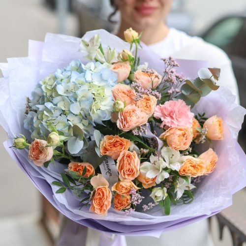Воздушный букет с гортензией