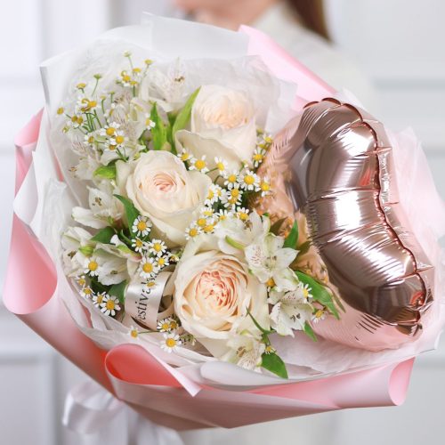 Ароматный букет с пионовидными розами