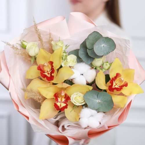 Букет с лимонными орхидеями