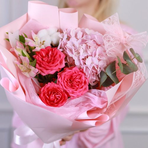 Чудесный букет с гортензией