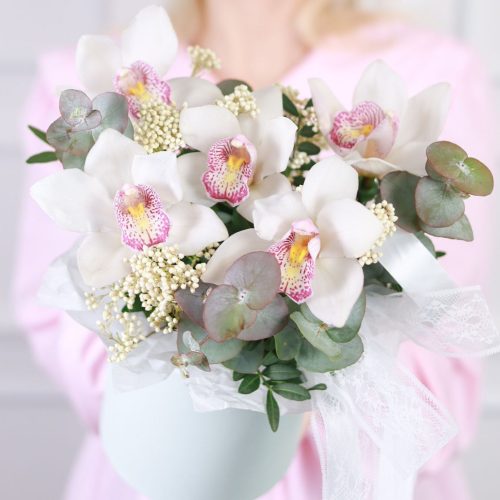 Нежная композиция с орхидеями