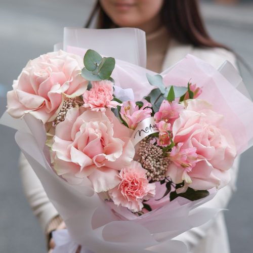 Замечательный букет с французской розой