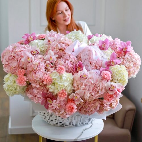 Роскошная корзина цветов "Любовное послание"