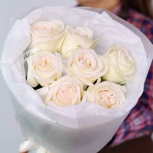 Ароматный букет пионовидных роз