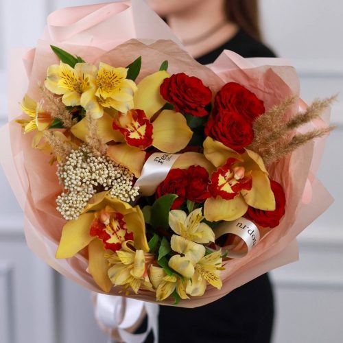 Осенний букет с орхидеями