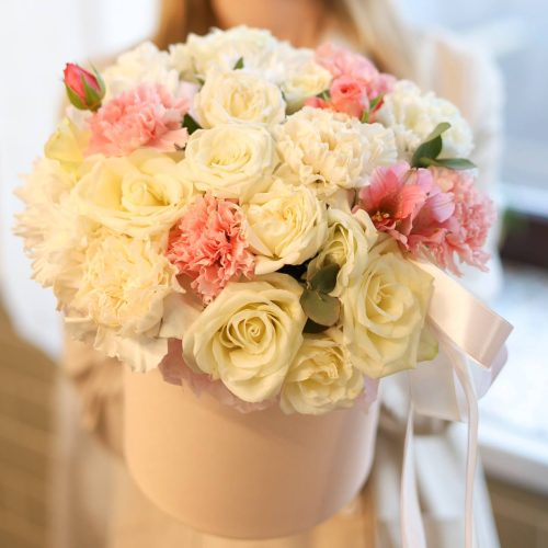 Нежная композиция со стойкими диантусами