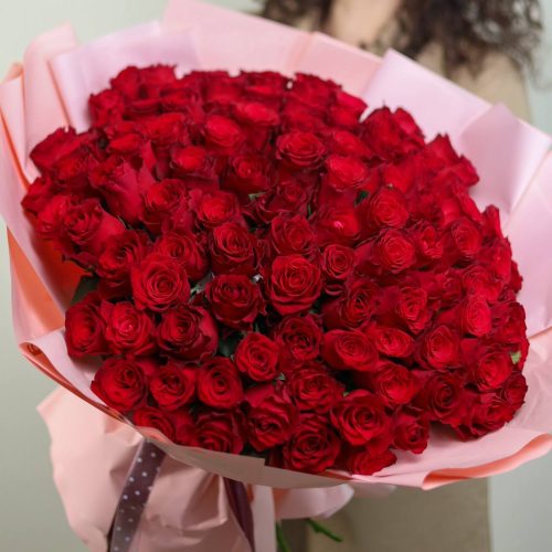 Большой букет роскошных роз