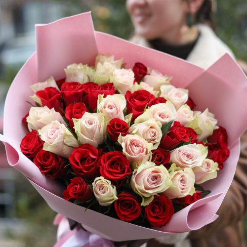 Роскошный букет премиальных  роз